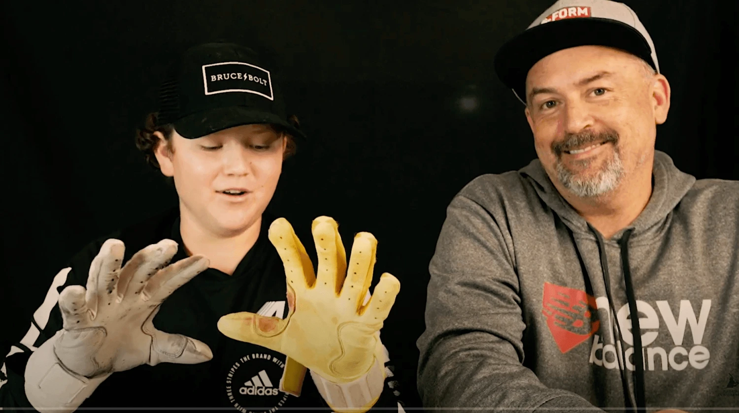 Bruce Bolt PREMIUM PRO Short Cuff Batting Gloves: Navy 5 Bruce Bolt PREMIUM PRO Short Cuff Batting Gloves: Navy - Image 3