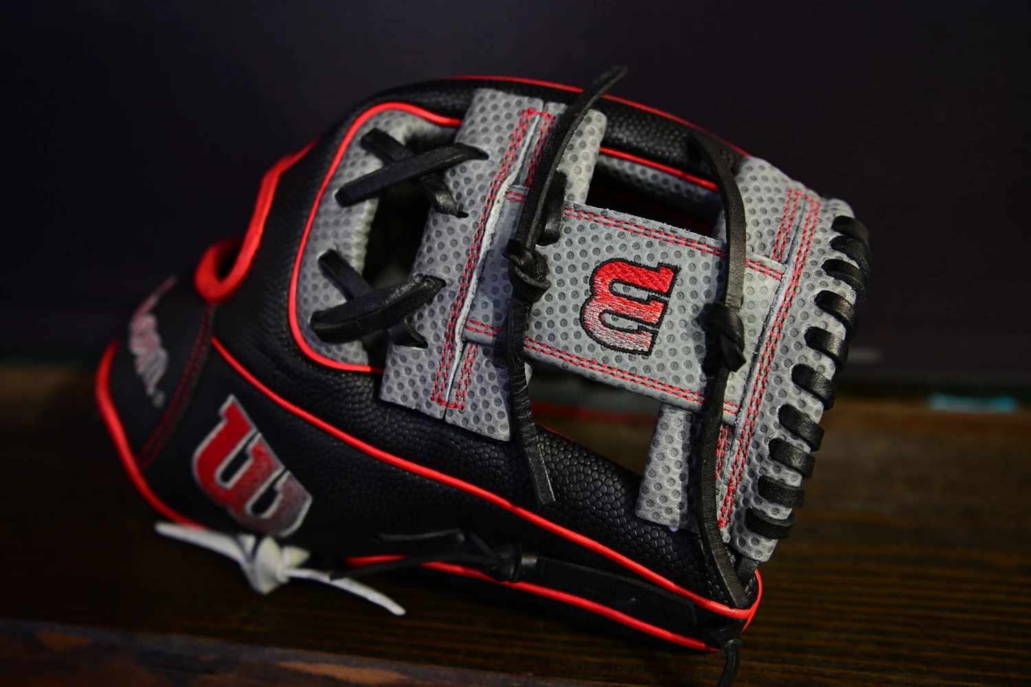 2023 Wilson A2000 1975 Spin Control 11.75" Infield Baseball Glove: WBW1009861175 4 2023 Wilson A2000 1975 Spin Control 11.75" Infield Baseball Glove: WBW1009861175 - Image 2